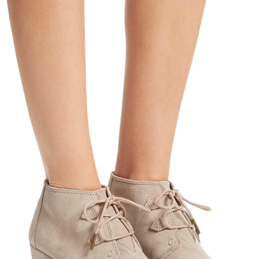 Toms wedge size 8. Great condition - Picture 2 of 5